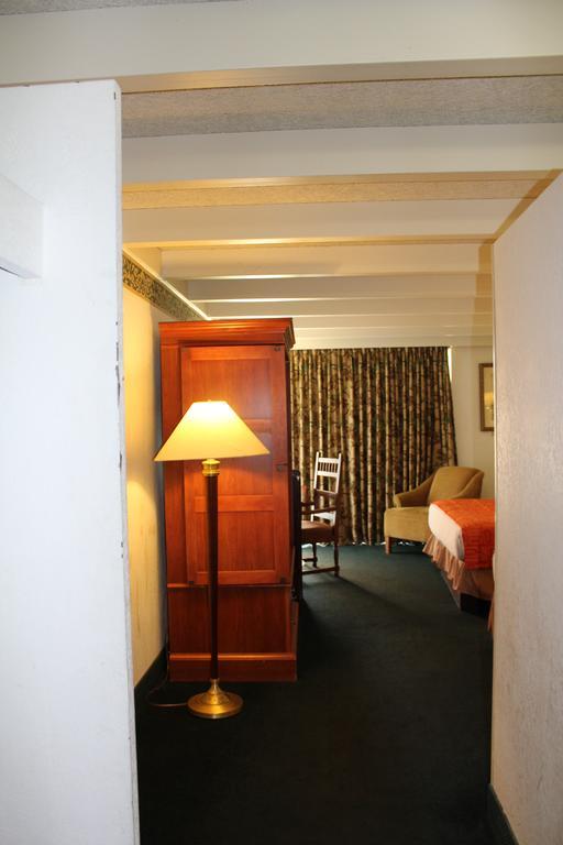 Rodeway Inn & Suites Ρόκφορντ Εξωτερικό φωτογραφία